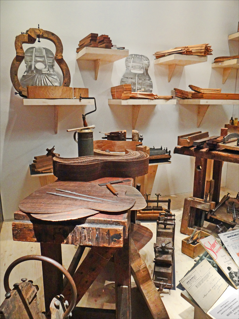 L'atelier Selmer-Maccaferri (Django Reinhardt / musée de la musique)